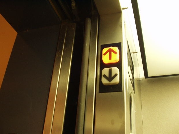 How to Find a Qualified Elevator Installer in Toronto